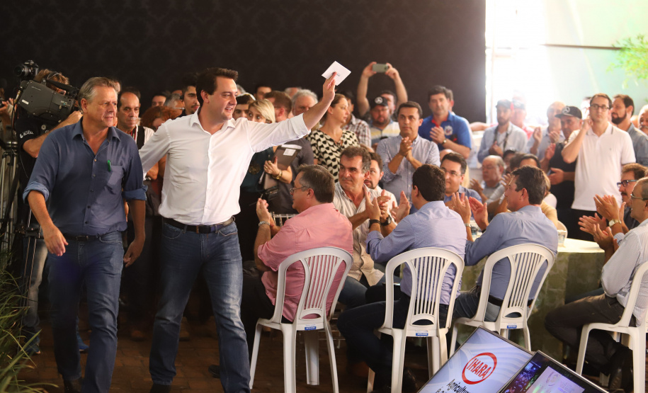 O governador Carlos Massa Ratinho Junior e a ministra da Agricultura, Pecuária e Abastecimento, Tereza Cristina, participam do evento que marca a abertura nacional da colheita da soja. Apucarana, 24/01/2019. Foto: Rodrigo Felix Leal/ANPr