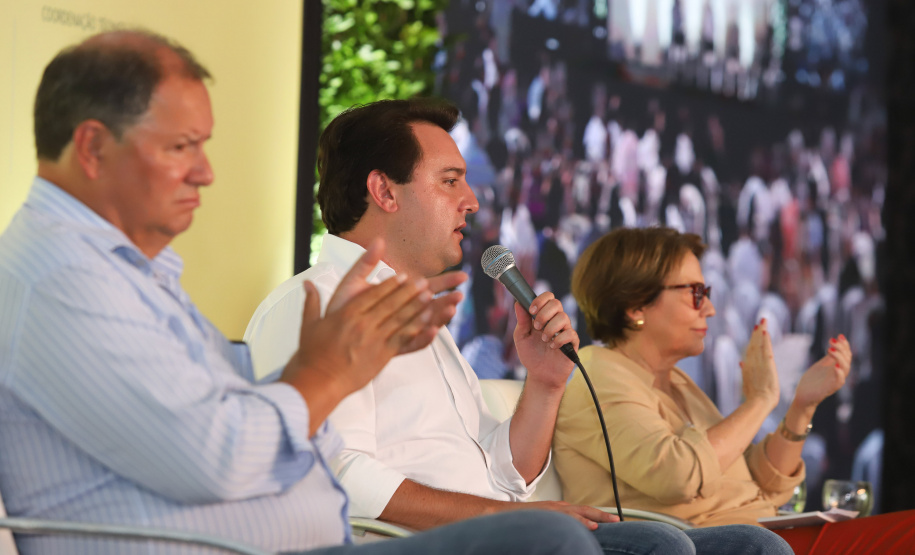 O governador Carlos Massa Ratinho Junior e a ministra da Agricultura, Pecuária e Abastecimento, Tereza Cristina, participam do evento que marca a abertura nacional da colheita da soja. Apucarana, 24/01/2019. Foto: Rodrigo Felix Leal/ANPr