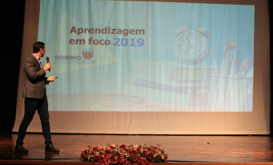 A Secretaria de Estado da Educação iniciou nessa quinta-feira (24), em Pinhão (no Centro-Sul), a segunda etapa do Seminário de Diretores ? Aprendizagem em Foco 2019. Participam cerca de 700 servidores, entre diretores das escolas estaduais, chefes de Núcleos de Educação e técnicos pedagógicos, das regionais de Campo Mourão, Pitanga, Ivaiporã, Goioerê, Cianorte, Paranavaí, Loanda, Umuarama, Assis Chateaubriand e Toledo .  -  Faxinal do Céu, 24/01/2019  -  Foto: Fernando de Jesus/SEED