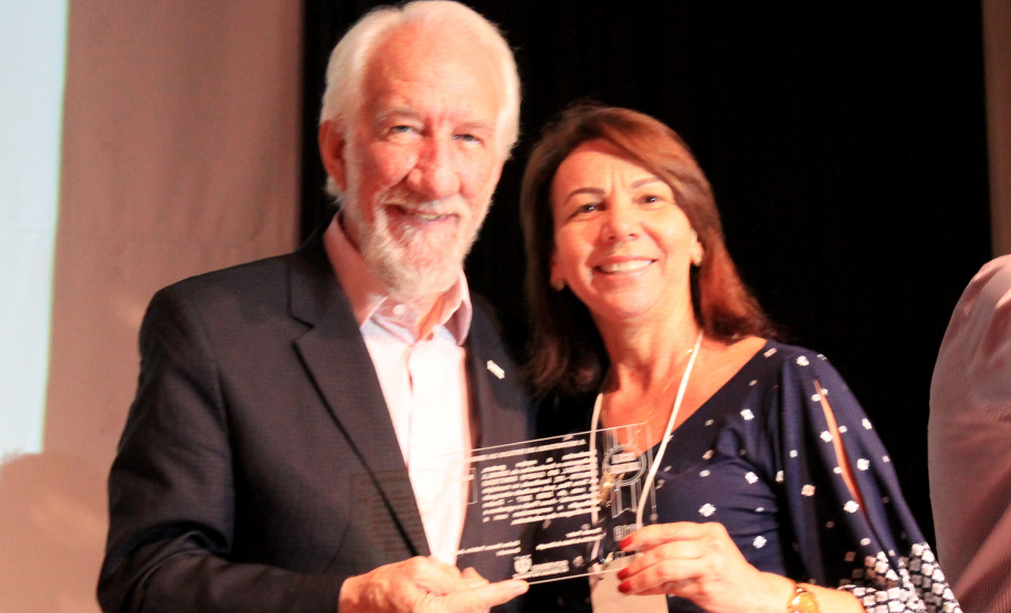 A Secretaria de Estado da Educação iniciou nessa quinta-feira (24), em Pinhão (no Centro-Sul), a segunda etapa do Seminário de Diretores ? Aprendizagem em Foco 2019. HOMENAGENS - As escolas estaduais das dez regionais com as melhores notas e maior crescimento no Índice de Desenvolvimento da Educação Básica (Ideb) foram homenageadas pela pasta na abertura do evento.  -  Faxinal do Céu, 24/01/2019  -  Foto: Fernandor de Jesus/SEED