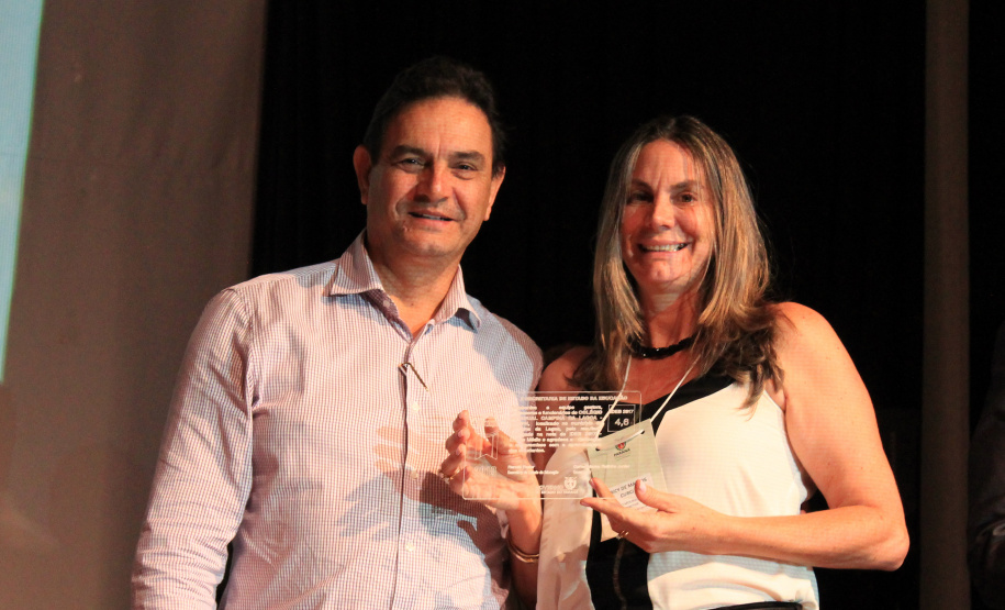 A Secretaria de Estado da Educação iniciou nessa quinta-feira (24), em Pinhão (no Centro-Sul), a segunda etapa do Seminário de Diretores ? Aprendizagem em Foco 2019. HOMENAGENS - As escolas estaduais das dez regionais com as melhores notas e maior crescimento no Índice de Desenvolvimento da Educação Básica (Ideb) foram homenageadas pela pasta na abertura do evento.  -  Faxinal do Céu, 24/01/2019  -  Foto: Fernandor de Jesus/SEED