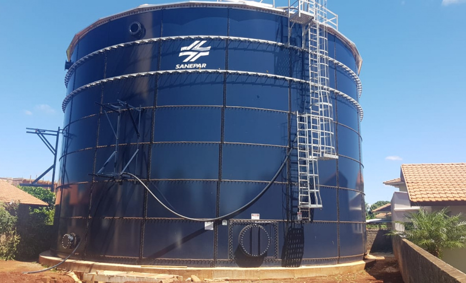 A Sanepar está investindo R$ 7,7 milhões na ampliação dos sistemas de abastecimento de água e de coleta e tratamento de esgoto em Palotina. Novo reservatório armazena 2 milhões de litros de água  -  Palotina, 25/01/2019  -  Foto: Divulgação Sanepar