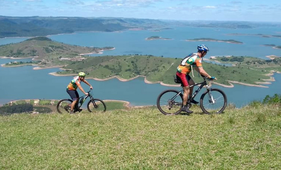 Além das conhecidas caminhadas internacionais da natureza, o Instituto Paranaense deAssistência Técnica e Extensão Rural (Emater-PR), em parceria com o Instituto AndaBrasil, também coordena no Paraná as pedaladas da natureza. Na foto, imagem do percurso natureza e produção rural em Ribeirão Claro - Foto: Marina P P Lima /Emater