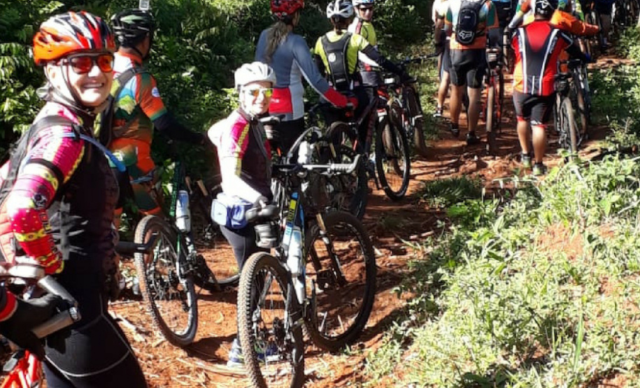 Além das conhecidas caminhadas internacionais da natureza, o Instituto Paranaense deAssistência Técnica e Extensão Rural (Emater-PR), em parceria com o Instituto AndaBrasil, também coordena no Paraná as pedaladas da natureza. Na foto, imagem do percurso natureza e produção rural em Ribeirão Claro - Foto: Marina P P Lima /Emater