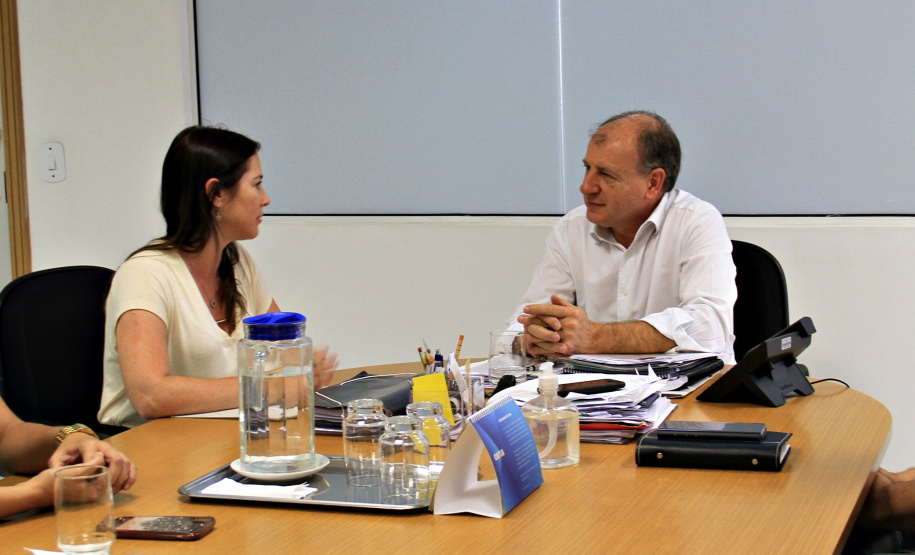 Avançar com novos projetos de sustentabilidade e inovação nos municípios foi o foco de uma reunião, nesta segunda-feira (28), em Curitiba, entre o secretário de Estado do Desenvolvimento Urbano e Obras Públicas, João Carlos Ortega, e representantes de outros órgãos e empresas do Estado.  -  Curitiba, 28/01/2019  -  Foto: Divulgação SEDU