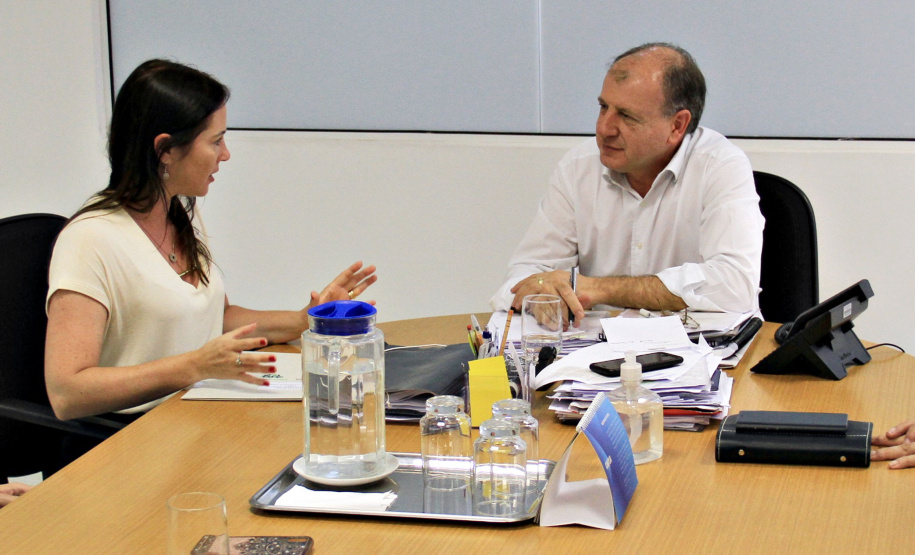 Avançar com novos projetos de sustentabilidade e inovação nos municípios foi o foco de uma reunião, nesta segunda-feira (28), em Curitiba, entre o secretário de Estado do Desenvolvimento Urbano e Obras Públicas, João Carlos Ortega, e representantes de outros órgãos e empresas do Estado.  -  Curitiba, 28/01/2019  -  Foto: Divulgação SEDU