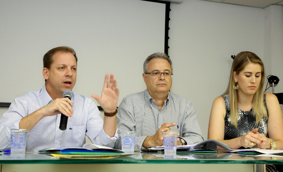 Coletiva de imprensa sobre o enfrentamento da febre amarela no Paraná. Na foto, e/d: Nestor Werner, diretor geral da Secretaria estadual da Saúde; João Crivelaro, da Superintendência em Vigilância à Saúde e Monique Costa, da Superintendência de Atenção à Saúde. - Curitiba, 30/01/2019 - Foto: Jaelson Lucas/anpr