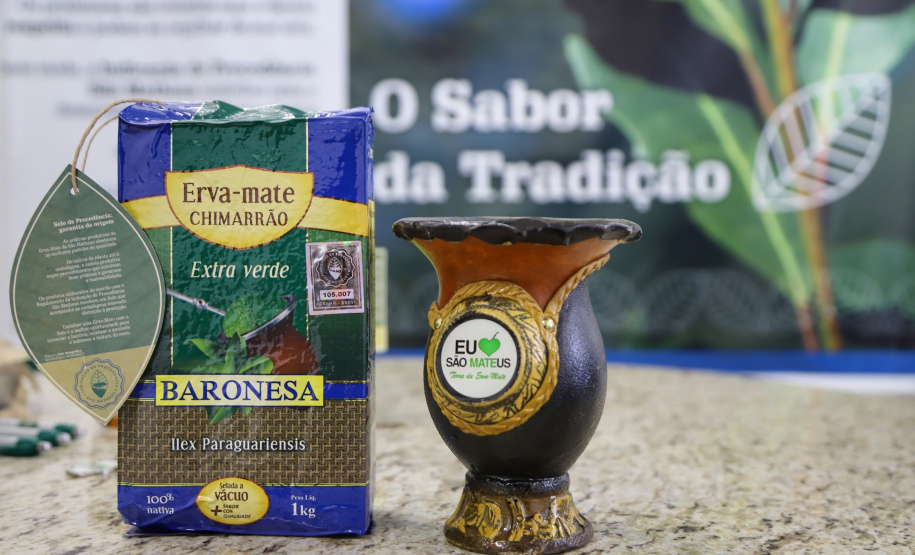 O Paraná é o terceiro estado brasileiro com o maior número de produtos certificados ou em processo de certificação de Indicação Geográfica. A importância da erva-mate para a história do Paraná – um
ramo da planta é inclusive um dos símbolos do brasão do Estado – foi um dos fatores
que levou à certificação do produto no ano passado. Foto: José Fernando Ogura/ANPr