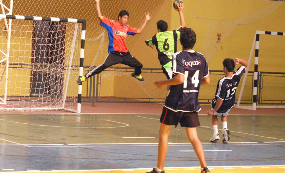 Este ano haverá 160 dias de competições esportivas realizadas pelo Governo do Paraná, em 118 sedes. Ao todo, serão seis organizadas diretamente pelo governo: Jogos Abertos, da Juventude, Escolares, Bom de Bola, Universitários e Paradesportivos. - Curitiba, 31/01/2019 - Arquivo ANPr