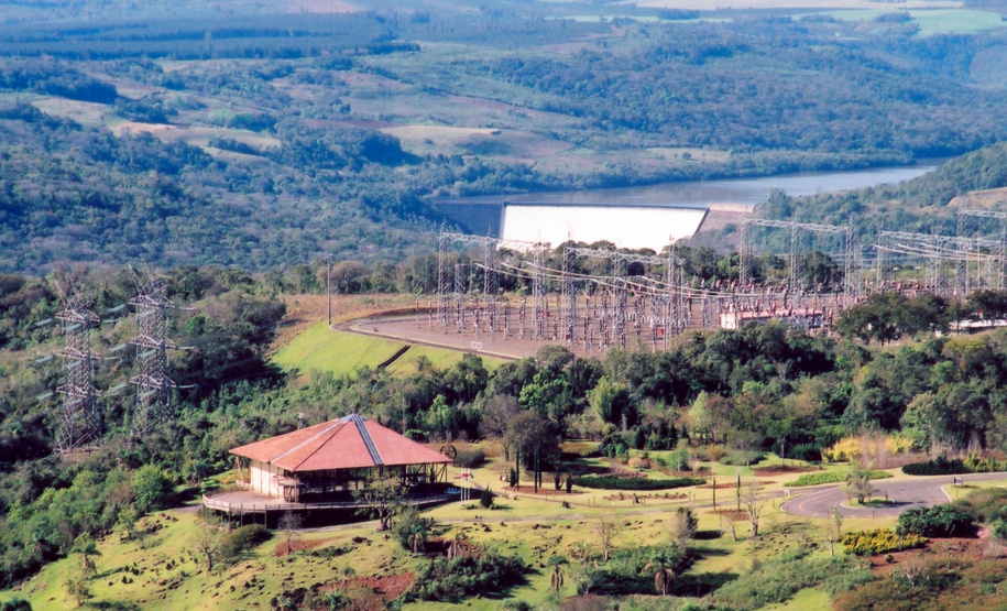 A Coordenadoria de Proteção e Defesa Civil do Paraná elaborou um modelo de Plano de Contingência Municipal de Barragens para orientar gestores das cidades incluídas em áreas de impacto direto em caso de acidentes de barragens. A iniciativa é pioneira no Brasil. Integram a lista 65 municípios paranaenses, que abrigam barragens para uso de geração de energia.   -  Curitiba, 01/02/2019  -  Foto:  Divulgação Copel