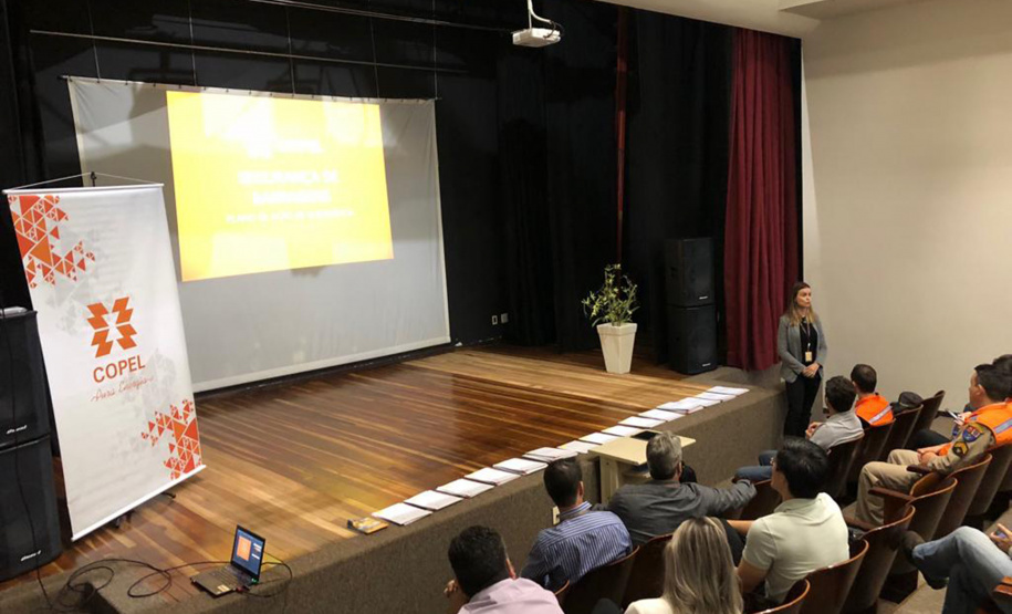 A Coordenadoria de Proteção e Defesa Civil do Paraná elaborou um modelo de Plano de Contingência Municipal de Barragens para orientar gestores das cidades incluídas em áreas de impacto direto em caso de acidentes de barragens. A iniciativa é pioneira no Brasil. Integram a lista 65 municípios paranaenses, que abrigam barragens para uso de geração de energia.   -  Curitiba, 01/02/2019  -  Foto:  Divulgação Defesa Civil