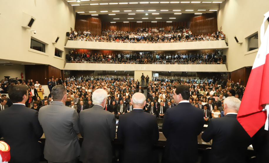 O governador Carlos Massa Ratinho Junior participou nesta sexta-feira (01) da solenidade de posse dos 54 deputados estaduais na Assembleia Legislativa do Paraná. -  Curitiba, 01/02/2019  -  Foto:  Rodrigo Félix Leal/ANPr