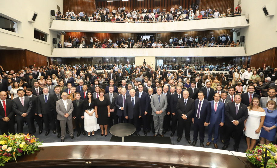O governador Carlos Massa Ratinho Junior participou nesta sexta-feira (01) da solenidade de posse dos 54 deputados estaduais na Assembleia Legislativa do Paraná. -  Curitiba, 01/02/2019  -  Foto:  Rodrigo Félix Leal/ANPr