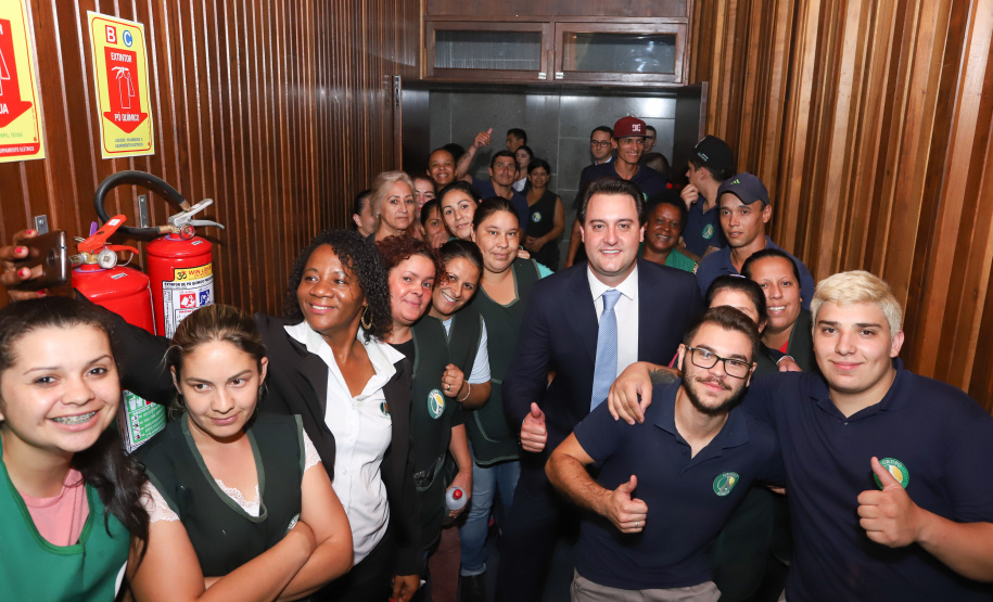 O governador Carlos Massa Ratinho Junior participou nesta sexta-feira (01) da solenidade de posse dos 54 deputados estaduais na Assembleia Legislativa do Paraná. -  Curitiba, 01/02/2019  -  Foto:  Rodrigo Félix Leal/ANPr