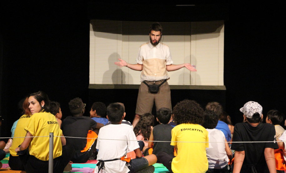 Pela primeira vez, o Museu Oscar Niemeyer (MON) organizou uma Colônia de Férias para instituições sociais que atendem menores em situação de vulnerabilidade social. A ação tem como principal objetivo democratizar a arte e a cultura.  -  Curitiba, 01/02/2019  -  Foto: Maita Franco/MON