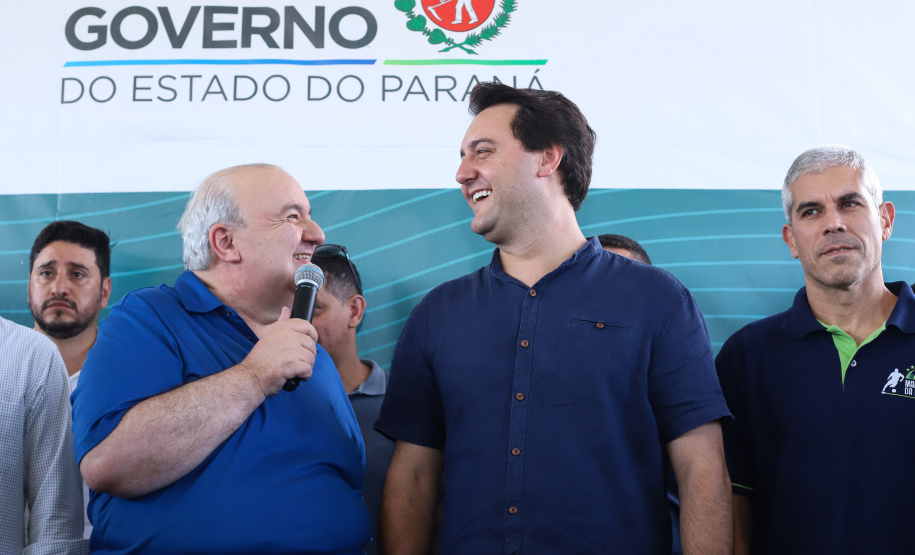 O governador Carlos Massa Ratinho Junior e o prefeito de Curitiba, Rafael Greca, inauguraram neste sábado (02) um parque esportivo no Bairro Novo. A estrutura conta com quadra de futebol com grama sintética, pista de skate com oito obstáculos e quadra poliesportiva. Curitiba,02/02/2019   -  Foto: Rodrigo Félix Leal/ANPr
