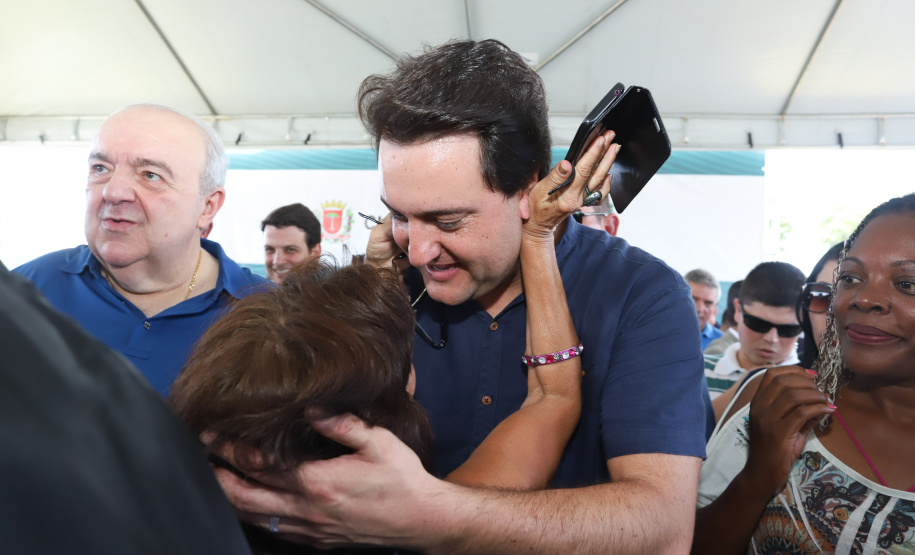 O governador Carlos Massa Ratinho Junior e o prefeito de Curitiba, Rafael Greca, inauguraram neste sábado (02) um parque esportivo no Bairro Novo. A estrutura conta com quadra de futebol com grama sintética, pista de skate com oito obstáculos e quadra poliesportiva. Curitiba,02/02/2019   -  Foto: Rodrigo Félix Leal/ANPr
