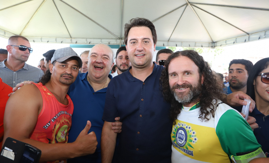 O governador Carlos Massa Ratinho Junior e o prefeito de Curitiba, Rafael Greca, inauguraram neste sábado (02) um parque esportivo no Bairro Novo. A estrutura conta com quadra de futebol com grama sintética, pista de skate com oito obstáculos e quadra poliesportiva. Curitiba,02/02/2019   -  Foto: Rodrigo Félix Leal/ANPr
