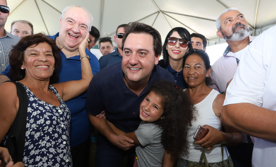 O governador Carlos Massa Ratinho Junior e o prefeito de Curitiba, Rafael Greca, inauguraram neste sábado (02) um parque esportivo no Bairro Novo. A estrutura conta com quadra de futebol com grama sintética, pista de skate com oito obstáculos e quadra poliesportiva. Curitiba,02/02/2019   -  Foto: Rodrigo Félix Leal/ANPr