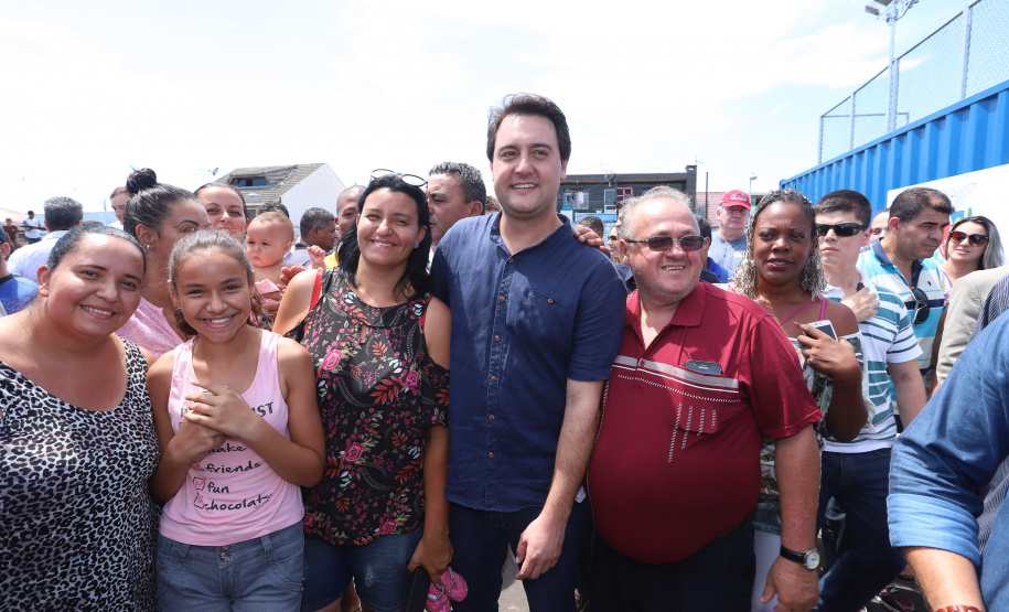 O governador Carlos Massa Ratinho Junior e o prefeito de Curitiba, Rafael Greca, inauguraram neste sábado (02) um parque esportivo no Bairro Novo. A estrutura conta com quadra de futebol com grama sintética, pista de skate com oito obstáculos e quadra poliesportiva. Curitiba,02/02/2019   -  Foto: Rodrigo Félix Leal/ANPr