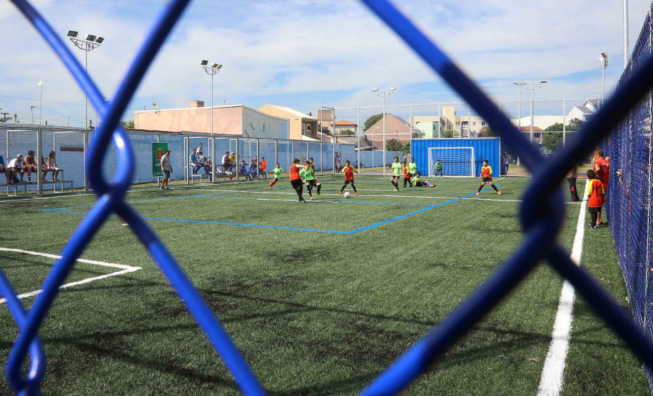 O governador Carlos Massa Ratinho Junior e o prefeito de Curitiba, Rafael Greca, inauguraram neste sábado (02) um parque esportivo no Bairro Novo. A estrutura conta com quadra de futebol com grama sintética, pista de skate com oito obstáculos e quadra poliesportiva. Curitiba,02/02/2019 Foto:Jaelson Lucas / ANPr