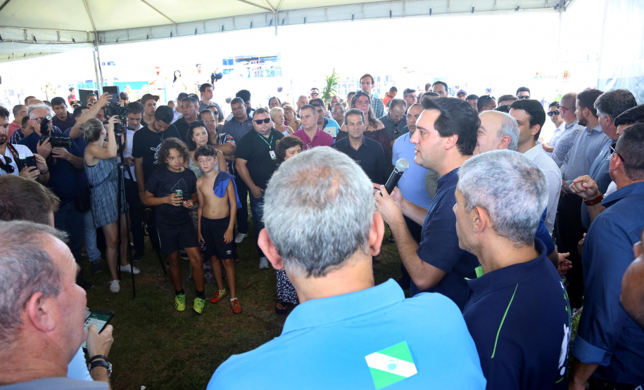 O governador Carlos Massa Ratinho Junior e o prefeito de Curitiba, Rafael Greca, inauguraram neste sábado (02) um parque esportivo no Bairro Novo. A estrutura conta com quadra de futebol com grama sintética, pista de skate com oito obstáculos e quadra poliesportiva. Curitiba,02/02/2019 Foto:Jaelson Lucas / ANPr
