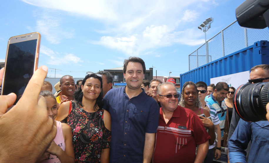 O governador Carlos Massa Ratinho Junior e o prefeito de Curitiba, Rafael Greca, inauguraram neste sábado (02) um parque esportivo no Bairro Novo. A estrutura conta com quadra de futebol com grama sintética, pista de skate com oito obstáculos e quadra poliesportiva. Curitiba,02/02/2019 Foto:Jaelson Lucas / ANPr