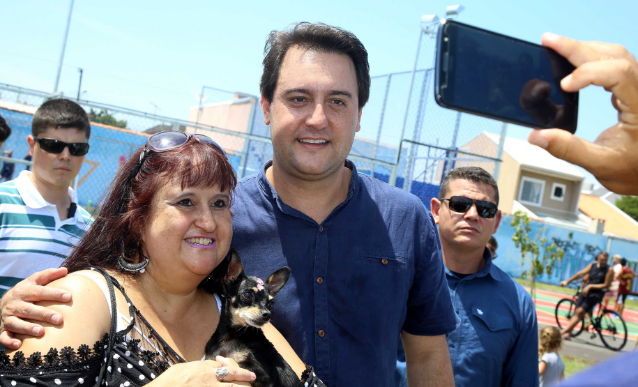 O governador Carlos Massa Ratinho Junior e o prefeito de Curitiba, Rafael Greca, inauguraram neste sábado (02) um parque esportivo no Bairro Novo. A estrutura conta com quadra de futebol com grama sintética, pista de skate com oito obstáculos e quadra poliesportiva. Curitiba,02/02/2019 Foto:Jaelson Lucas / ANPr