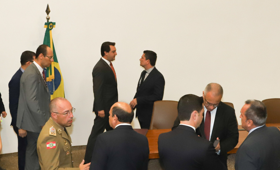 O governador Carlos Massa Ratinho Junior participou nesta segunda-feira (4), em Brasília, do lançamento do projeto de lei anticrime apresentado pelo ministro da Justiça e Segurança Pública, Sergio Moro. O governador colocou a estrutura do Estado à disposição para implantar as medidas no Paraná. - Brasília, 04/02/2019 - Foto: Rodrigo Félix Leal/ANPr