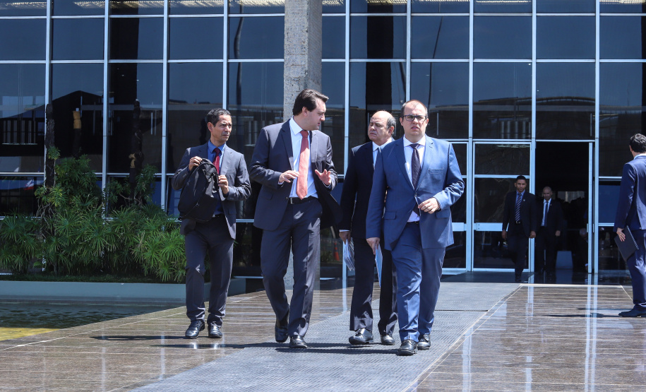 O governador Carlos Massa Ratinho Junior participou nesta segunda-feira (4), em Brasília, do lançamento do projeto de lei anticrime apresentado pelo ministro da Justiça e Segurança Pública, Sergio Moro. O governador colocou a estrutura do Estado à disposição para implantar as medidas no Paraná. - Brasília, 04/02/2019 - Foto: Rodrigo Félix Leal/ANPr