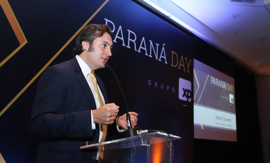 O governador Carlos Massa Ratinho Junior sanciona durante o evento Paraná Day, a lei do Programa de Parcerias do Paraná. Na foto, Rafael Fornanetti, da XP Investimentos - Curitiba, 05/02/2019 - Foto: Rodrigo Félix Leal