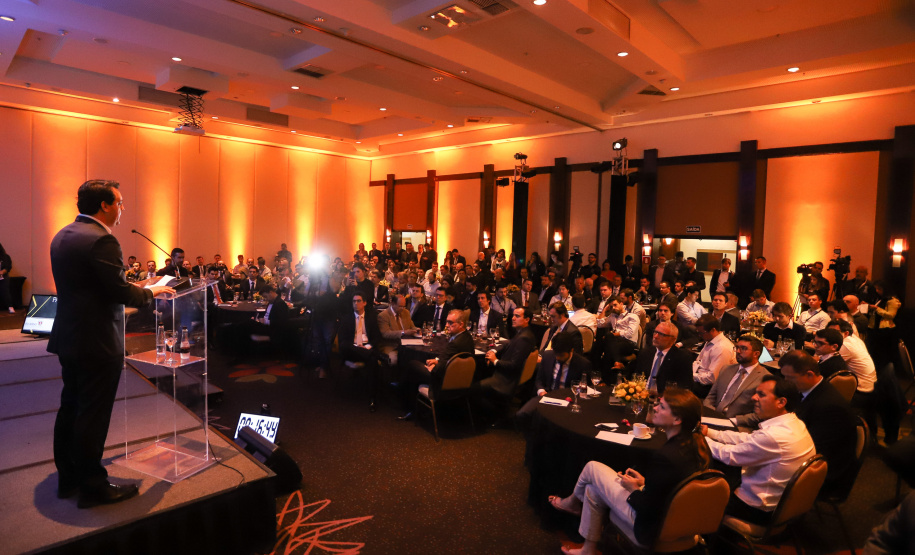 O governador Carlos Massa Ratinho Junior sanciona durante o evento Paraná Day, a lei do Programa de Parcerias do Paraná. - Curitiba, 05/02/2019 - Foto: Rodrigo Félix Leal