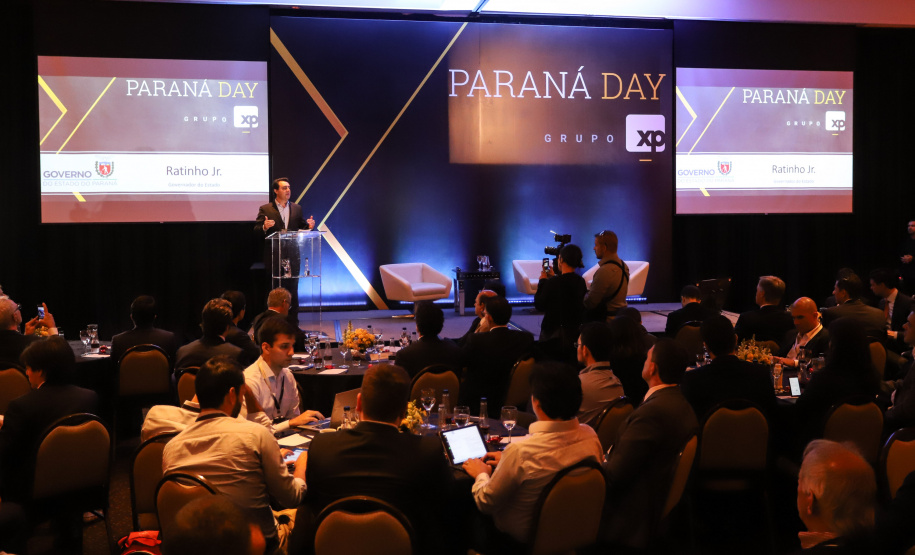 O governador Carlos Massa Ratinho Junior sanciona durante o evento Paraná Day, a lei do Programa de Parcerias do Paraná. - Curitiba, 05/02/2019 - Foto: Rodrigo Félix Leal