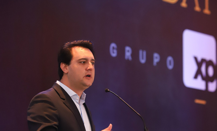 O governador Carlos Massa Ratinho Júnior afirmou nesta terça-feira (5) que o objetivo da nova gestão é transformar o Paraná em um Estado inovador, inteligente e tecnológico. A declaração foi dada para cerca de 100 investidores reunidos no Paraná Day, um evento inédito no País e que é realizado em Curitiba pela XP Investimentos.  -  Curitiba, 05/02/2019  -  Foto: Rodrigo Félix Leal