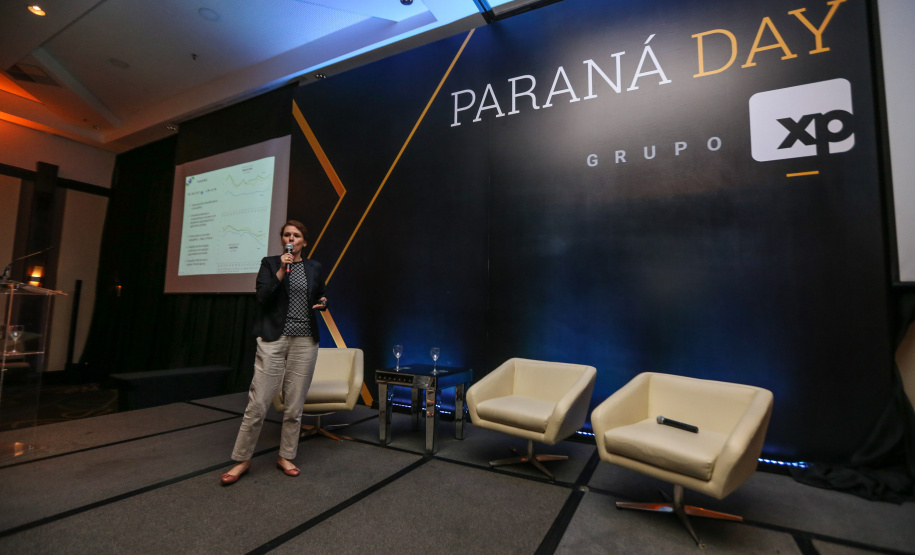 Ana Paula,  Consultora da Secretaria da Fazenda Paraná Day, evento realizado em Curitiba com a presença de mais de 100 investidores do País e do exterior. - Curitiba, 05/02/2019 -Foto: Geraldo Bubniak/ANPr