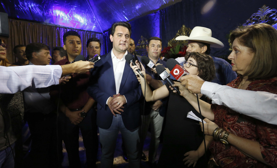 O governador Carlos Massa Ratinho Junior, participa do lançamento da 45ª Exposição Agropecuária, Industrial e Comercial de Umuarama. Presentes no evento: prefeito de Umuarama, Celso Luiz Pozzobom; presidente da Sociedade Rural, Milton Gaiari; secretário do Meio Ambiente, Márcio Nunes; secretário da Infraestrutura e Logística, Sandro Alex, deputados e demais autoridades  -  Umuarama, 05/02/2019  -  Foto: Arnaldo Alves/ANPr