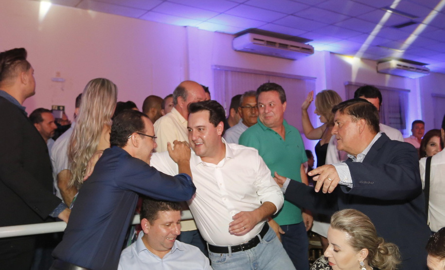 O governador Carlos Massa Ratinho Junior, participa do lançamento da 45ª Exposição Agropecuária, Industrial e Comercial de Umuarama. Presentes no evento: prefeito de Umuarama, Celso Luiz Pozzobom; presidente da Sociedade Rural, Milton Gaiari; secretário do Meio Ambiente, Márcio Nunes; secretário da Infraestrutura e Logística, Sandro Alex, deputados e demais autoridades  -  Umuarama, 05/02/2019  -  Foto: Arnaldo Alves/ANPr