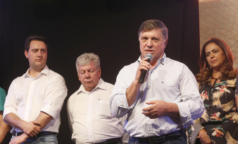 O governador Carlos Massa Ratinho Junior, participa do lançamento da 45ª Exposição Agropecuária, Industrial e Comercial de Umuarama. Presentes no evento: prefeito de Umuarama, Celso Luiz Pozzobom; presidente da Sociedade Rural, Milton Gaiari; secretário do Meio Ambiente, Márcio Nunes; secretário da Infraestrutura e Logística, Sandro Alex, deputados e demais autoridades  -  Umuarama, 05/02/2019  -  Foto: Arnaldo Alves/ANPr