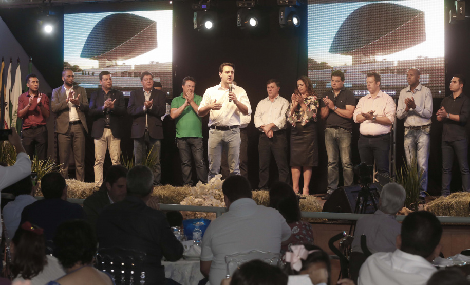 O governador Carlos Massa Ratinho Junior, participa do lançamento da 45ª Exposição Agropecuária, Industrial e Comercial de Umuarama. Presentes no evento: prefeito de Umuarama, Celso Luiz Pozzobom; presidente da Sociedade Rural, Milton Gaiari; secretário do Meio Ambiente, Márcio Nunes; secretário da Infraestrutura e Logística, Sandro Alex, deputados e demais autoridades  -  Umuarama, 05/02/2019  -  Foto: Arnaldo Alves/ANPr