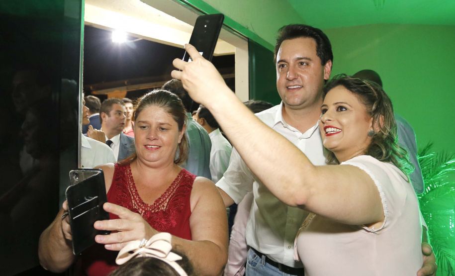 O governador Carlos Massa Ratinho Junior, participa do lançamento da 45ª Exposição Agropecuária, Industrial e Comercial de Umuarama. Presentes no evento: prefeito de Umuarama, Celso Luiz Pozzobom; presidente da Sociedade Rural, Milton Gaiari; secretário do Meio Ambiente, Márcio Nunes; secretário da Infraestrutura e Logística, Sandro Alex, deputados e demais autoridades  -  Umuarama, 05/02/2019  -  Foto: Arnaldo Alves/ANPr