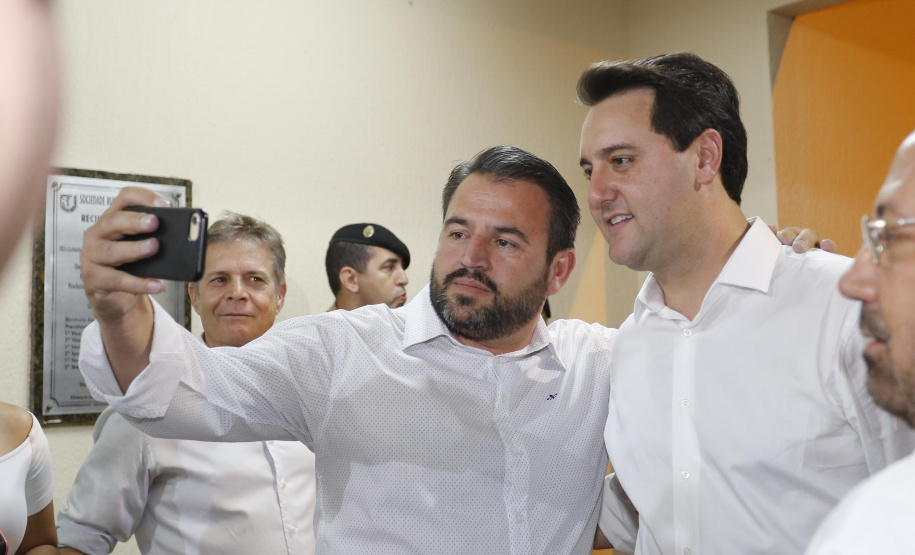 O governador Carlos Massa Ratinho Junior, participa do lançamento da 45ª Exposição Agropecuária, Industrial e Comercial de Umuarama. Presentes no evento: prefeito de Umuarama, Celso Luiz Pozzobom; presidente da Sociedade Rural, Milton Gaiari; secretário do Meio Ambiente, Márcio Nunes; secretário da Infraestrutura e Logística, Sandro Alex, deputados e demais autoridades  -  Umuarama, 05/02/2019  -  Foto: Arnaldo Alves/ANPr