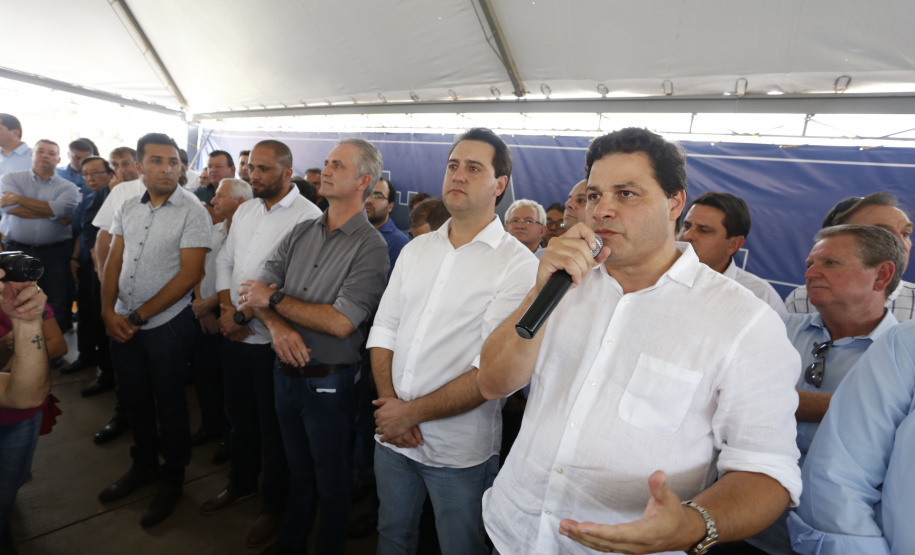O governador Carlos Massa Ratinho Junior autoriza o início das obras de recuperação do Contorno Sul de Maringá (Noroeste). A obra será feita com recursos do Governo do Estado.  -  Maringá, 06/02/2019  -  Foto: Arnaldo Alves/ANPr