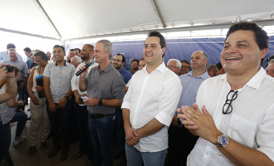 O governador Carlos Massa Ratinho Junior autoriza o início das obras de recuperação do Contorno Sul de Maringá (Noroeste). A obra será feita com recursos do Governo do Estado.  -  Maringá, 06/02/2019  -  Foto: Arnaldo Alves/ANPr