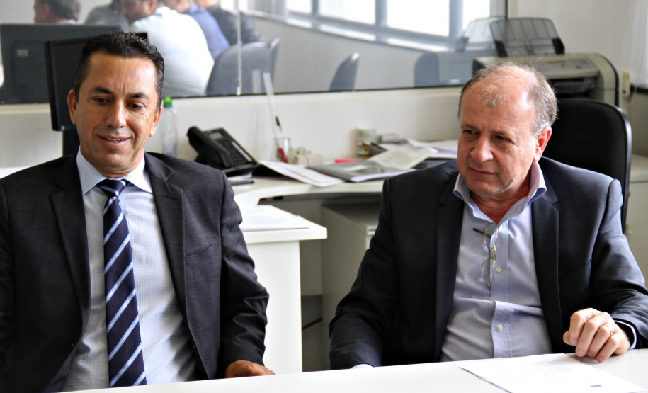 O secretário estadual do Desenvolvimento Urbano, João Carlos Ortega, recebeu nesta quarta-feira (06) o pedido de apoio ao processo para a implantação do Centro de Eventos de Terra Roxa, município da região Oeste do Estado.   -  Curitiba, 06/02/2019  -  Foto: Divulgação SEDU