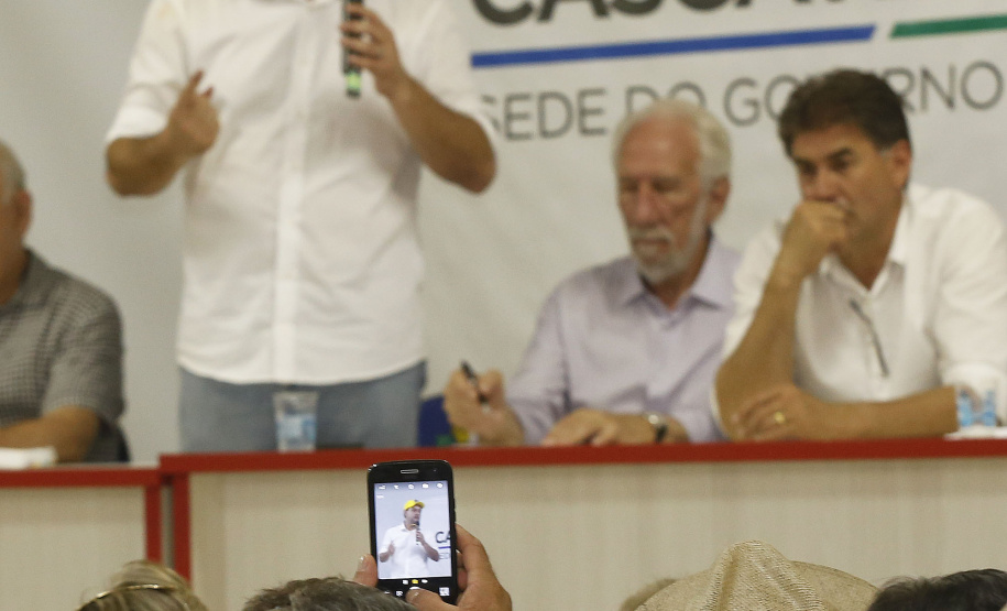 O governador Carlos Massa Ratinho Junior afirmou nesta quinta-feira (07), em Cascavel, que vai editar um decreto regulamentando a aplicação da lei que estabelece a perenidade da Tarifa Rural Noturna de energia. - Cascavel, 07/02/2019 - Foto: Arnaldo Alves/ANPr