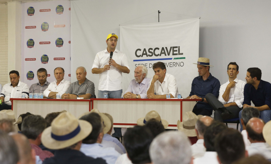 O governador Carlos Massa Ratinho Junior afirmou nesta quinta-feira (07), em Cascavel, que vai editar um decreto regulamentando a aplicação da lei que estabelece a perenidade da Tarifa Rural Noturna de energia. - Cascavel, 07/02/2019 - Foto: Arnaldo Alves/ANPr