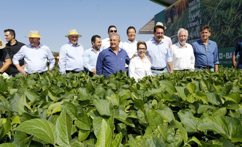 O governador Carlos Massa Ratinho Junior recebe a ministra da Agricultura, Pecuária e Abastecimento, Tereza Cristina, no Show Rural Coopavel. - Cascavel, 08/02/2019 - Foto: Arnaldo Alves/ANPr