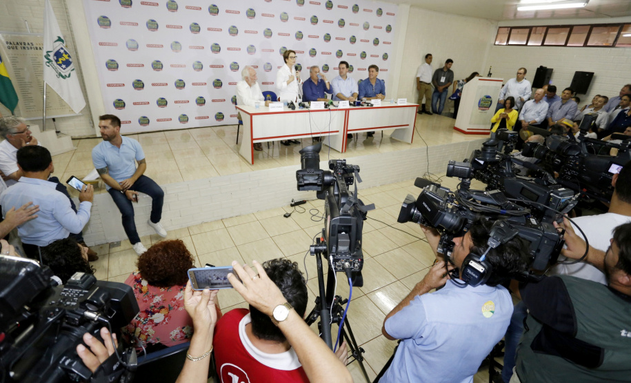 O governador Carlos Massa Ratinho Junior recebe a ministra da Agricultura, Pecuária e Abastecimento, Tereza Cristina, no Show Rural Coopavel. - Cascavel, 08/02/2019 - Foto: Arnaldo Alves/ANPr