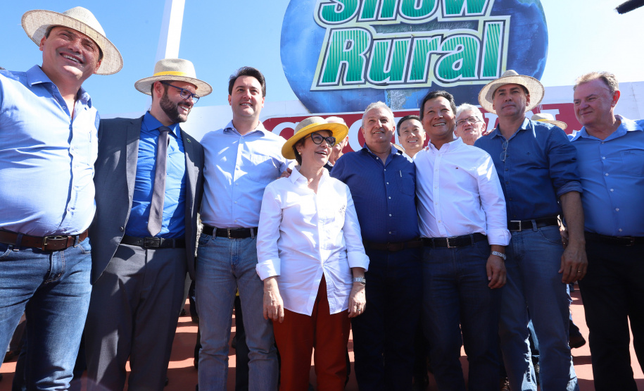 O governador Carlos Massa Ratinho Junior recebe a ministra da Agricultura, Pecuária e Abastecimento, Tereza Cristina, no Show Rural Coopavel. - Cascavel, 08/02/2019 - Foto: Rodrigo Félix Leal/ANPr