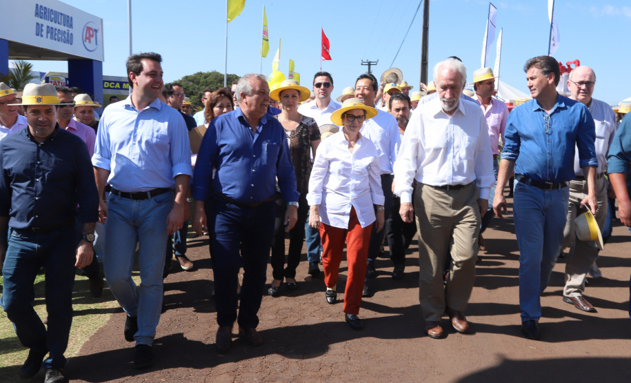 O governador Carlos Massa Ratinho Junior recebe a ministra da Agricultura, Pecuária e Abastecimento, Tereza Cristina, no Show Rural Coopavel. - Cascavel, 08/02/2019 - Foto: Rodrigo Félix Leal/ANPr